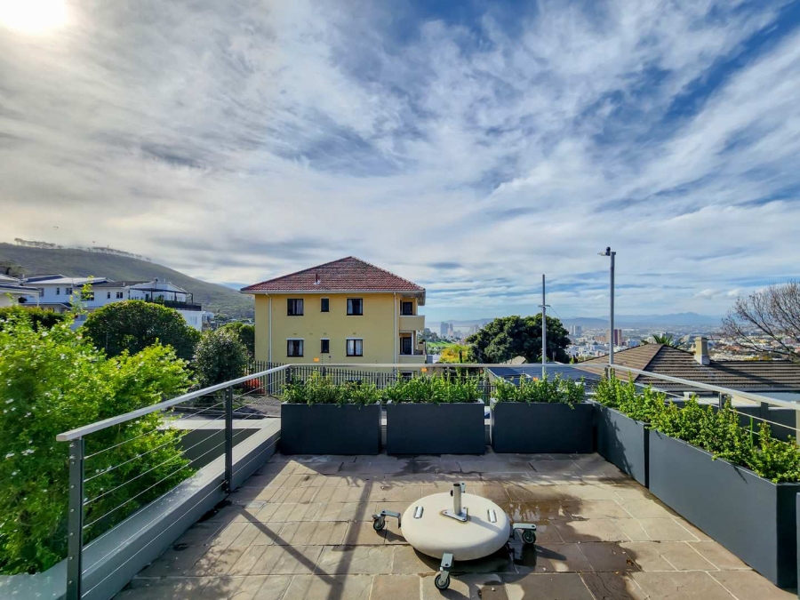 To Let 4 Bedroom Property for Rent in Tamboerskloof Western Cape